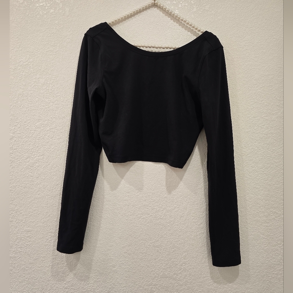 Lululemon Arise Cropped Long Sleeve Black PTP 17" - Picture 3 of 7